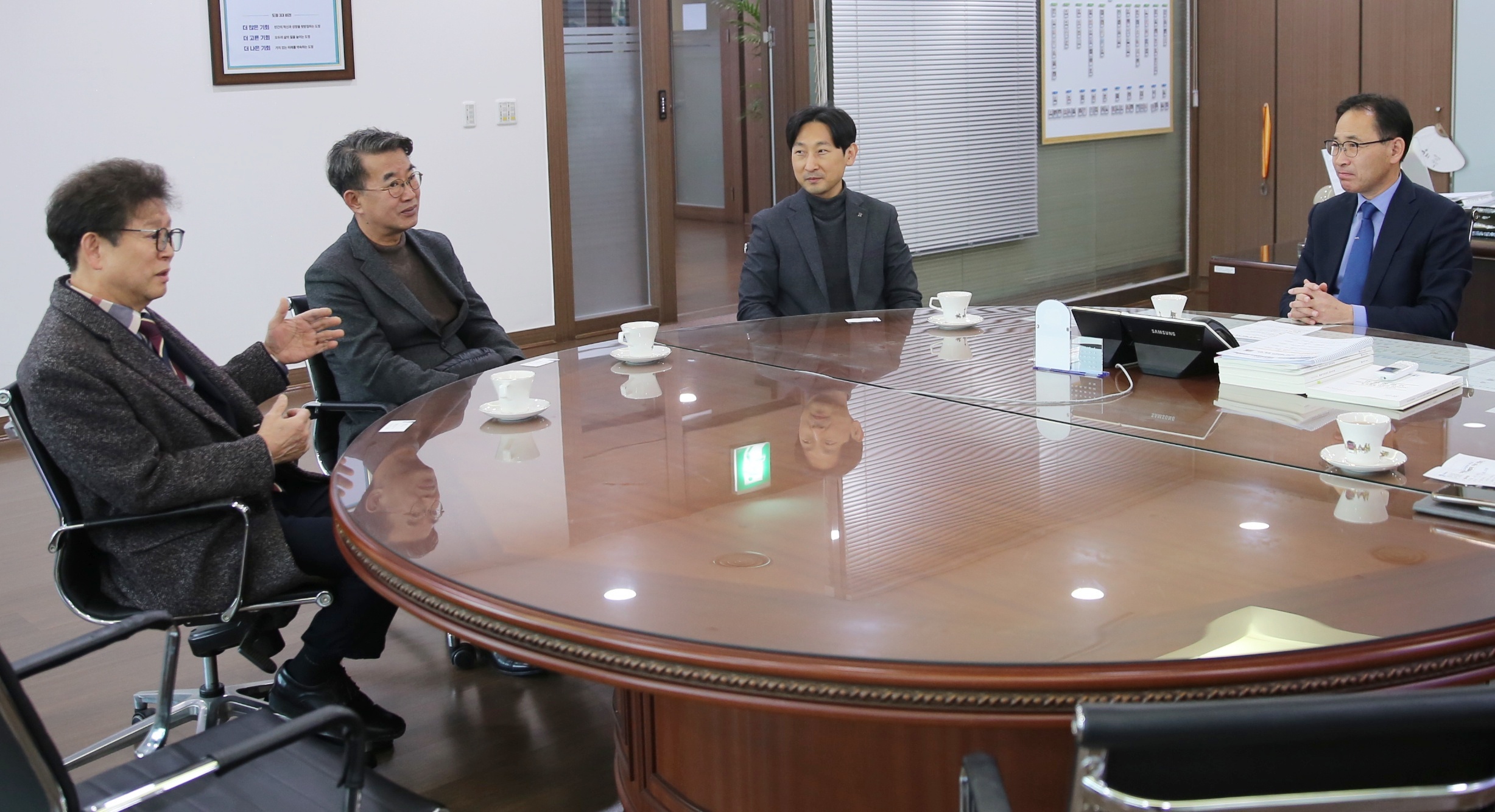 대원교회 이웃돕기 백미 기부 전달식3번 사진